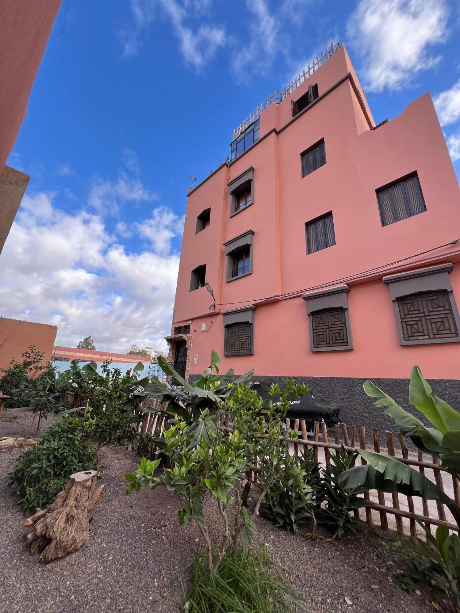 Berber Waves Surf House Hostel Tamraght Exterior foto